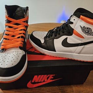 Air Jordan 1 Retro High OG white/black/electro orange